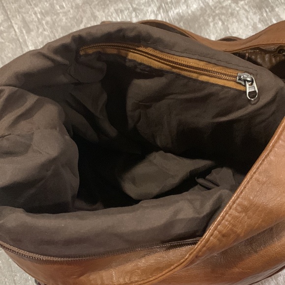 Faux leather shoulder bag - Picture 6 of 8